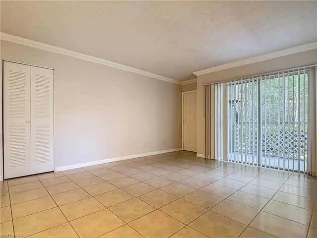 194 Santa Clara Dr 12, Naples, Florida 34104