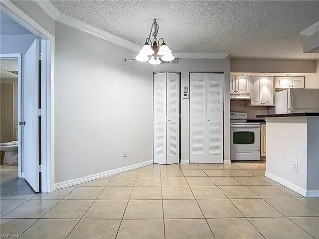 194 Santa Clara Dr 12, Naples, Florida 34104