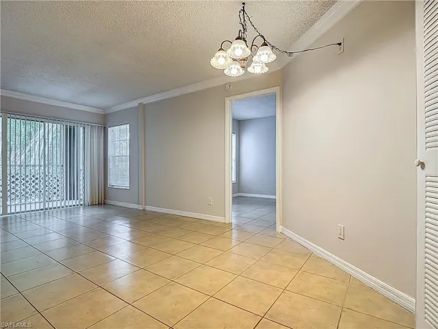 194 Santa Clara Dr 12, Naples, Florida 34104