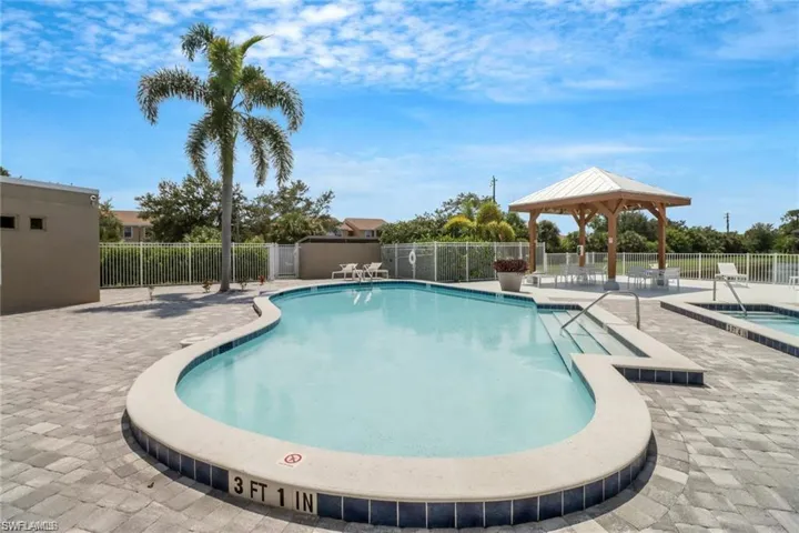 194 Santa Clara Dr 12, Naples, Florida 34104