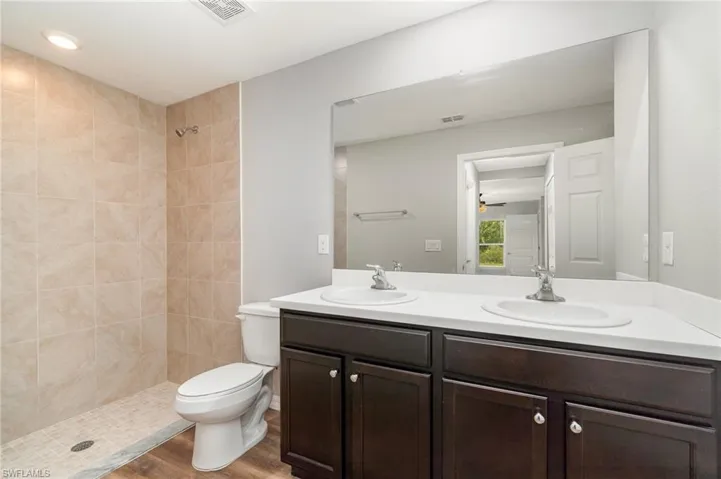 40  Ponoka  ST, Port Charlotte, FL 33954