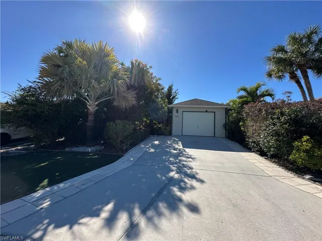 View of front of home and garage