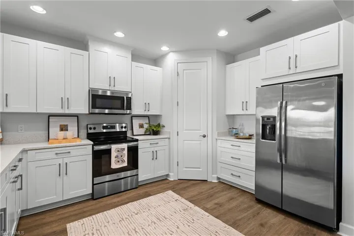 9658  Montelanico  LOOP, Naples, FL 34119