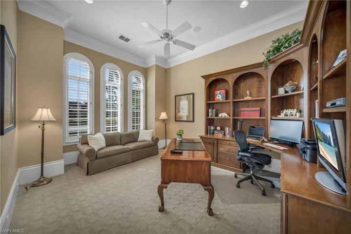 Spacious, bright office