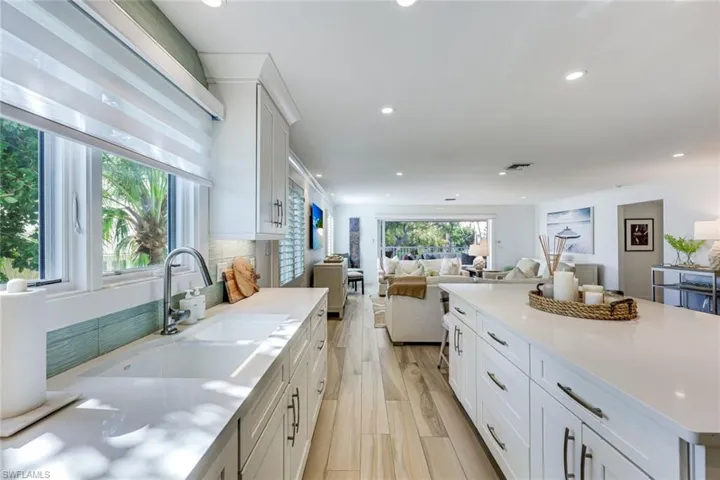 225 5th Ave S 104, Naples, Florida 34102