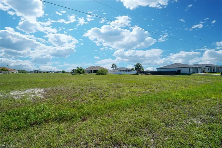 4119 Nw 37th St, Cape Coral, Florida 33993