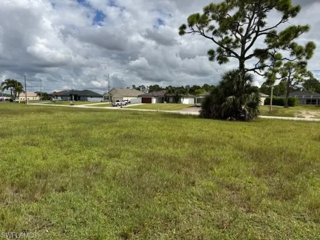 2426 Nw 18th Pl, Cape Coral, Florida 33993