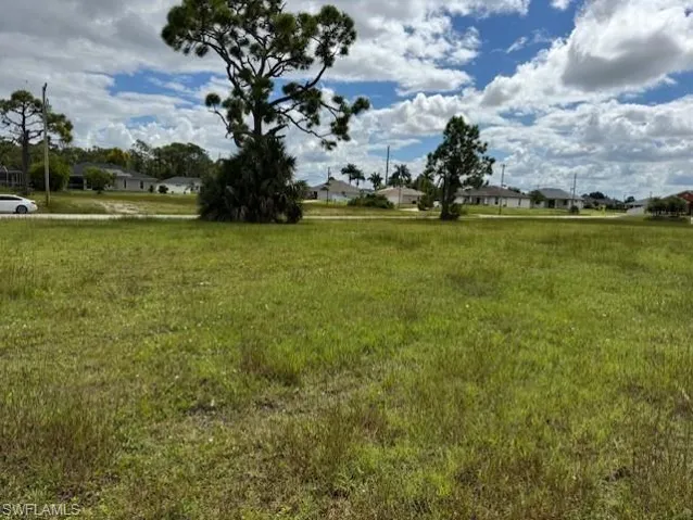 2426 Nw 18th Pl, Cape Coral, Florida 33993