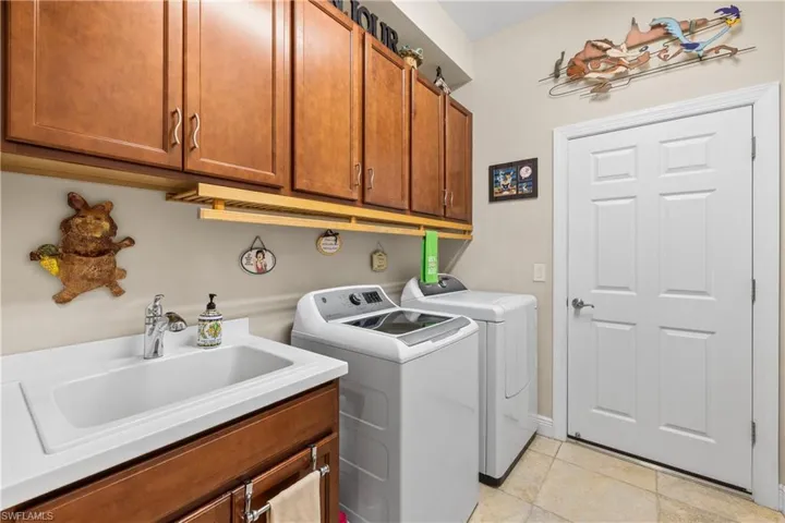 10534  Carena  CIR, Fort Myers, FL 33913