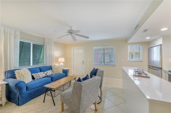 480  5th S ST, Naples, FL 34102