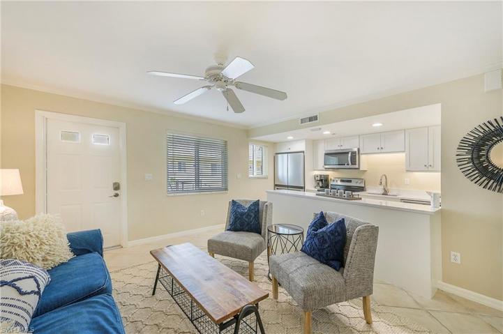 480  5th S ST, Naples, FL 34102