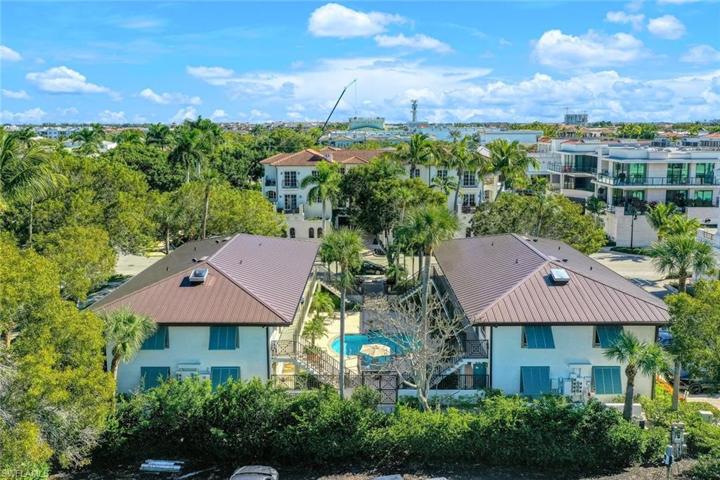 480  5th S ST, Naples, FL 34102