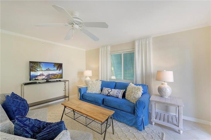 480  5th S ST, Naples, FL 34102