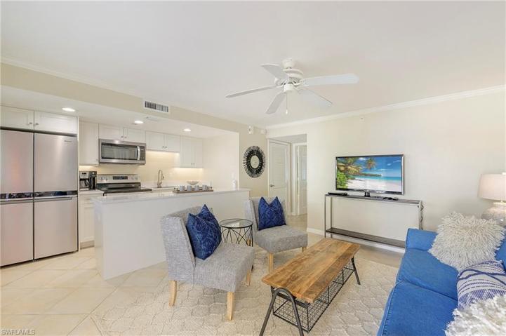 480  5th S ST, Naples, FL 34102