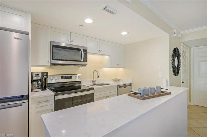 480  5th S ST, Naples, FL 34102