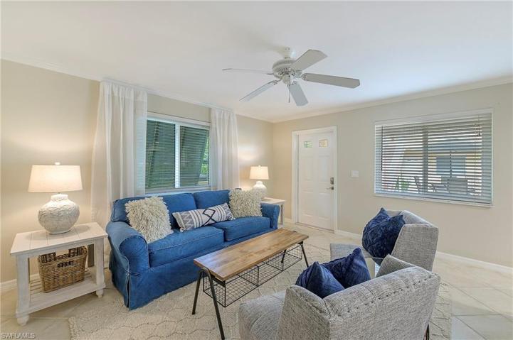 480  5th S ST, Naples, FL 34102