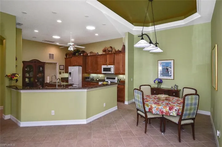 High counter bar is ideal for serving a buffet to your family and friends.