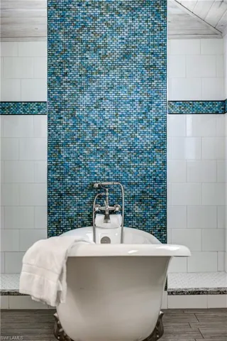 Soaking Tub