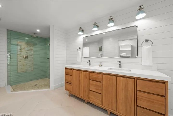 4775 Rue Helene, Sanibel, Florida 33957