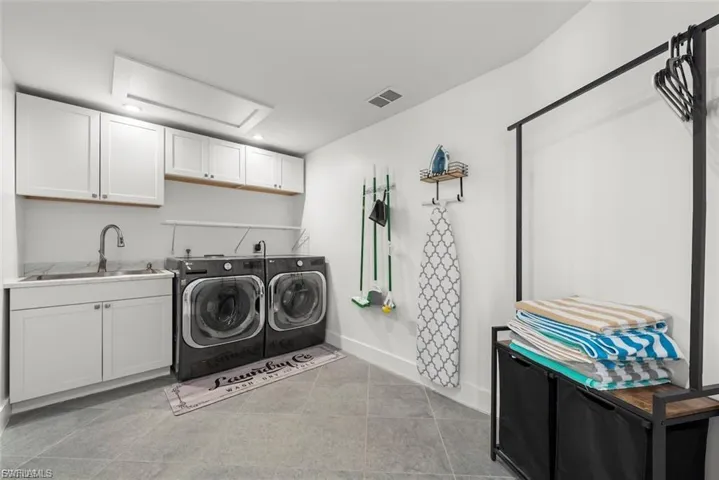 4775 Rue Helene, Sanibel, Florida 33957