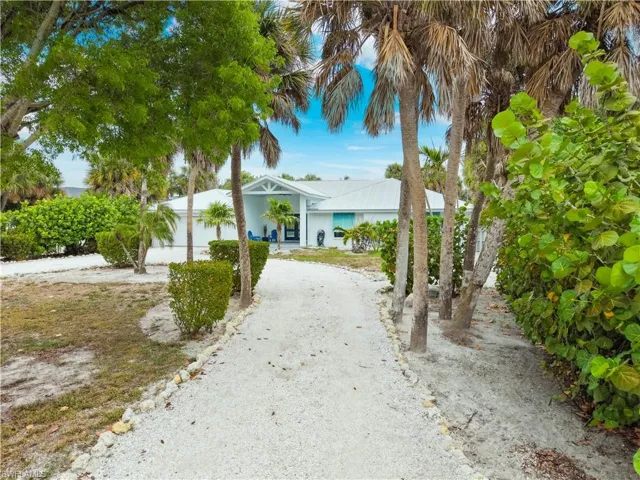 4775 Rue Helene, Sanibel, Florida 33957