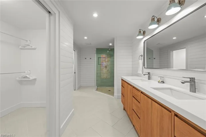 4775 Rue Helene, Sanibel, Florida 33957
