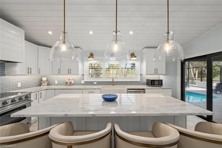 4775 Rue Helene, Sanibel, Florida 33957