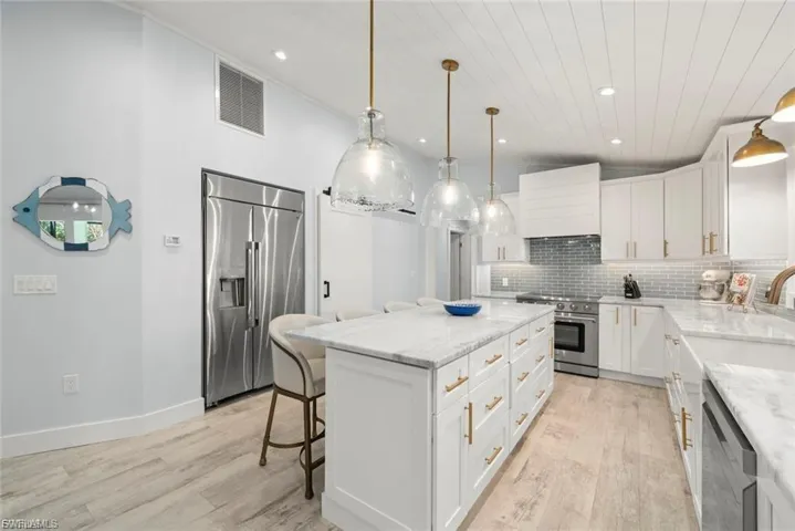 4775 Rue Helene, Sanibel, Florida 33957