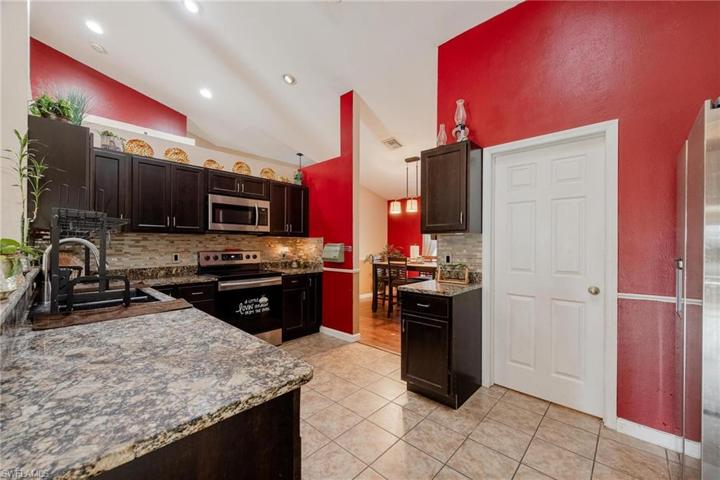 717  Fleming S AVE, Lehigh Acres, FL 33974