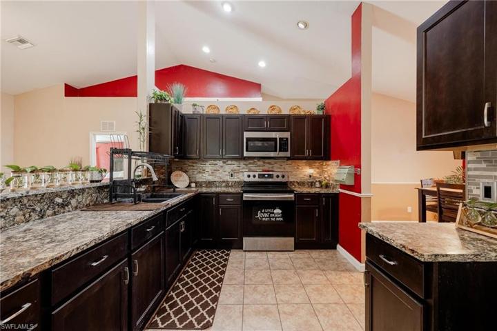 717  Fleming S AVE, Lehigh Acres, FL 33974