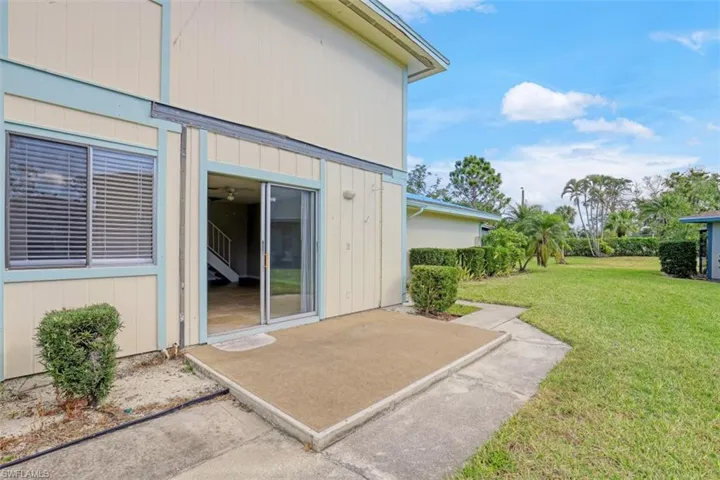 5848  Queen Elizabeth  WAY, Fort Myers, FL 33907