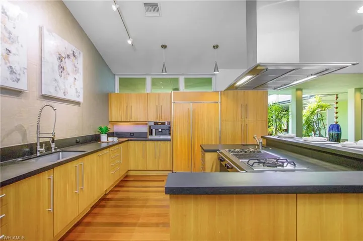 132 North ST, NAPLES FL 34108