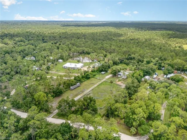 Prairie Pines Preserve behind homesite