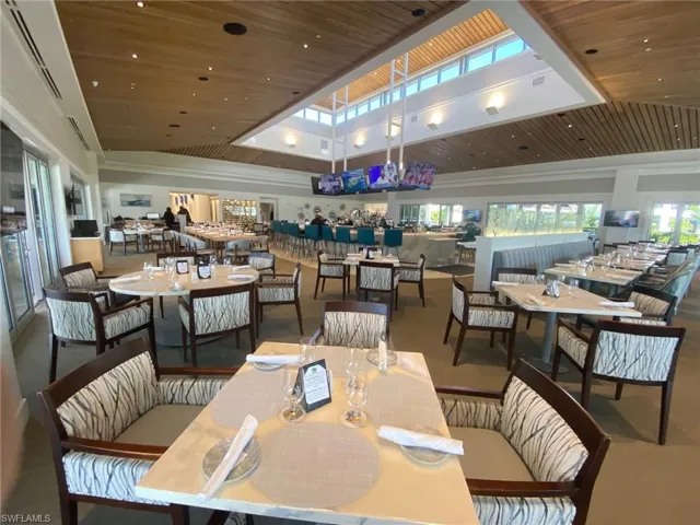 Tiebreaker casual Dining room