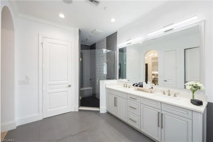 16653 Toscana Cir 704, Naples, Florida 34110