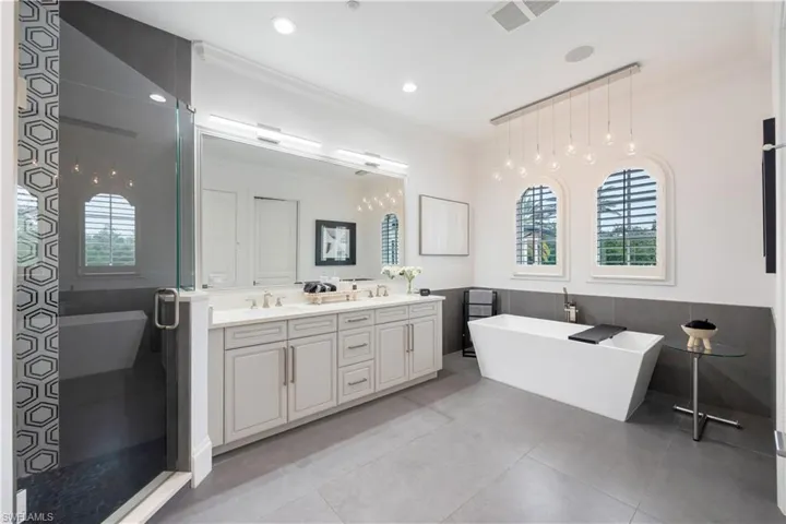 16653 Toscana Cir 704, Naples, Florida 34110