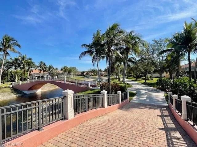8172  Xenia  LN, Naples, FL 34114