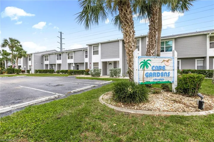 4641 SW Santa Barbara  PL, Cape Coral, FL 33914