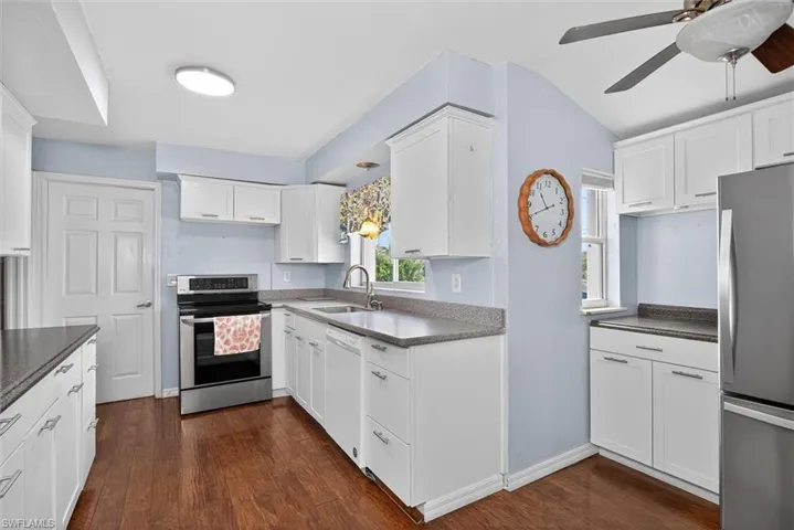 1421 Se 31st St, Cape Coral, Florida 33904