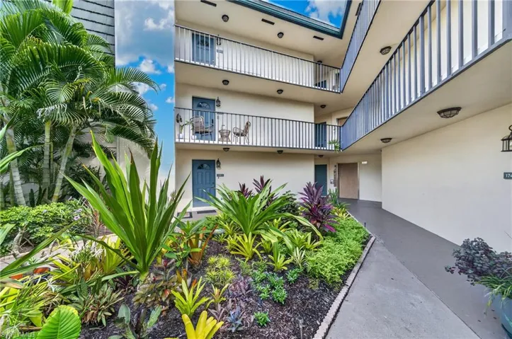 1730 Bald Eagle Dr A, Naples, Florida 34105