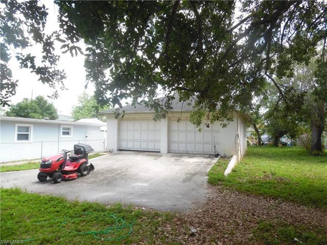 Separate block 2 car garage/warehouse with office