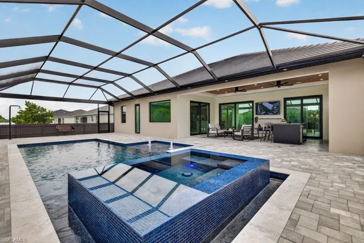 422 Sw 31st Ave, Cape Coral, Florida 33991