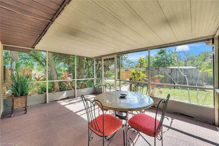Side lanai