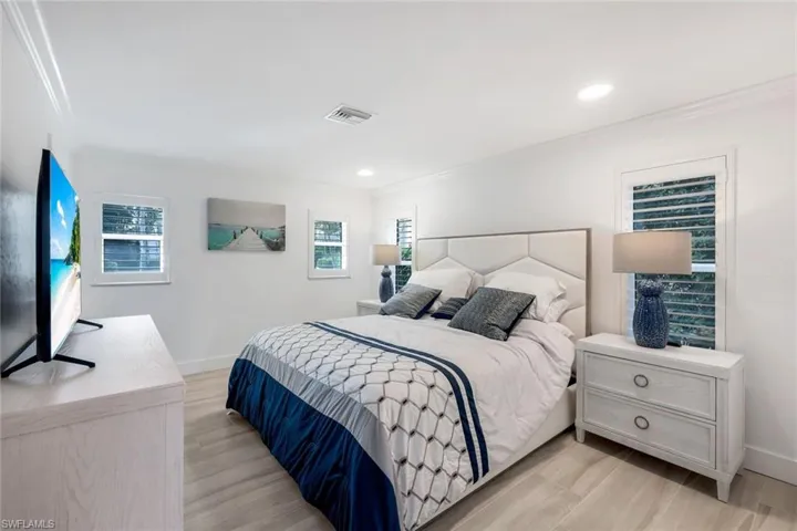 1250 Tuna Ct, Naples, Florida 34102