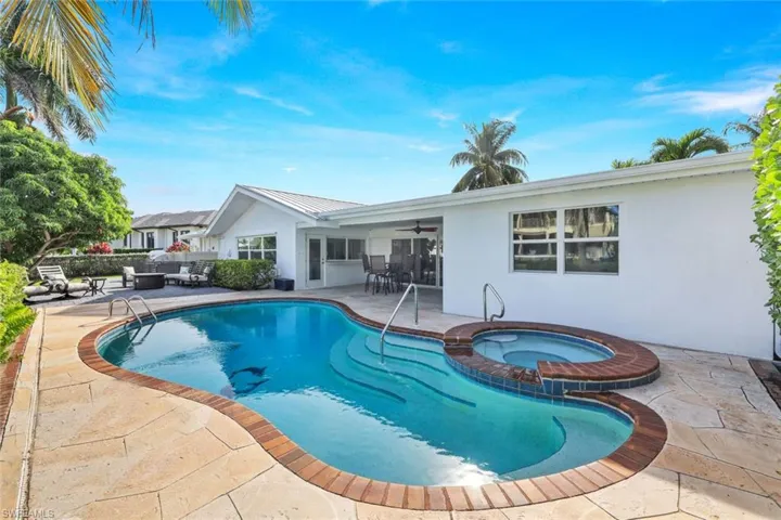 1250 Tuna Ct, Naples, Florida 34102