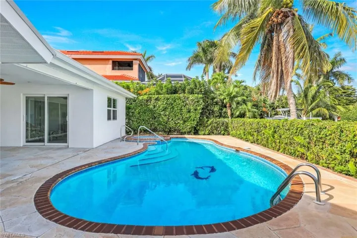 1250 Tuna Ct, Naples, Florida 34102