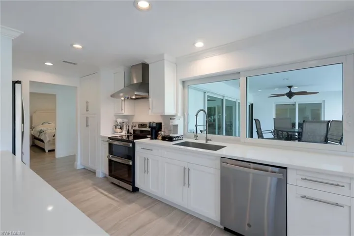 1250 Tuna Ct, Naples, Florida 34102