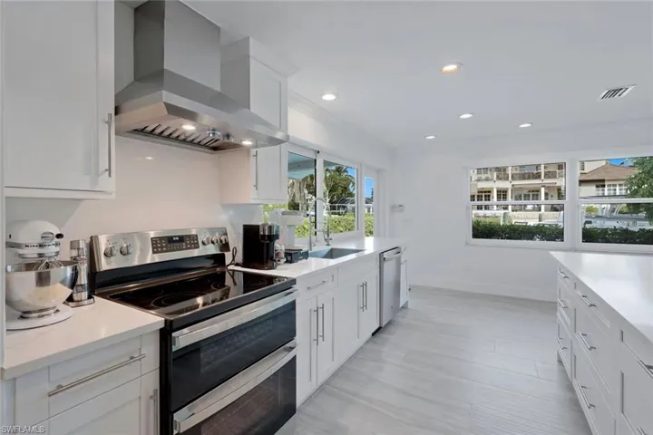 1250 Tuna Ct, Naples, Florida 34102