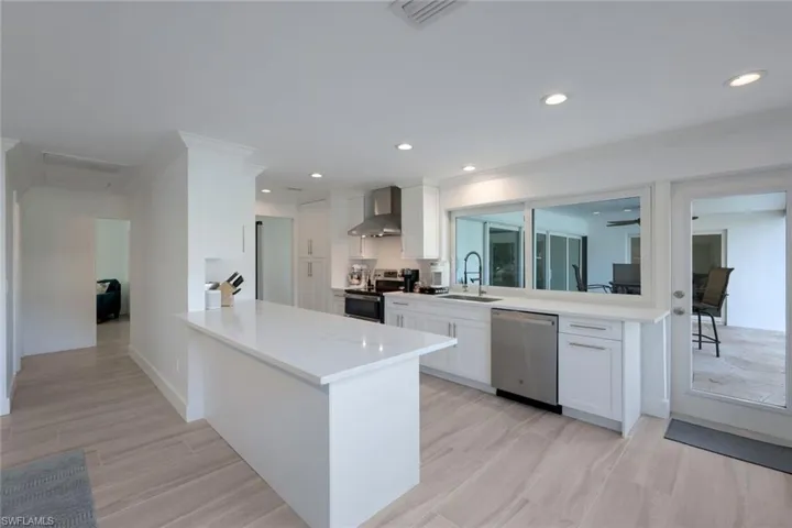 1250 Tuna Ct, Naples, Florida 34102