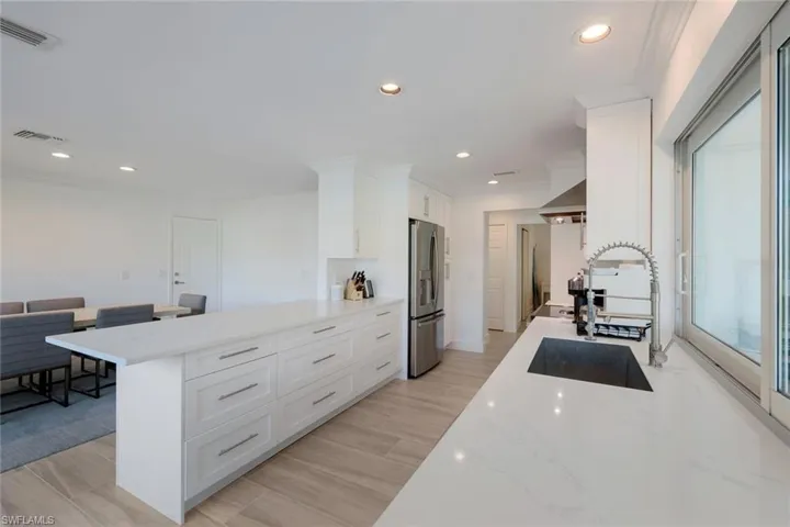 1250 Tuna Ct, Naples, Florida 34102